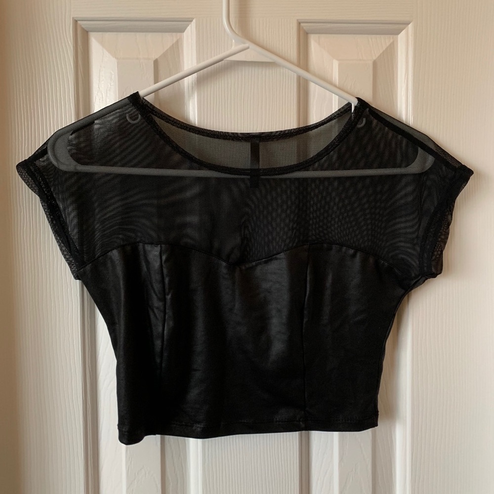 leather short sleeve crop